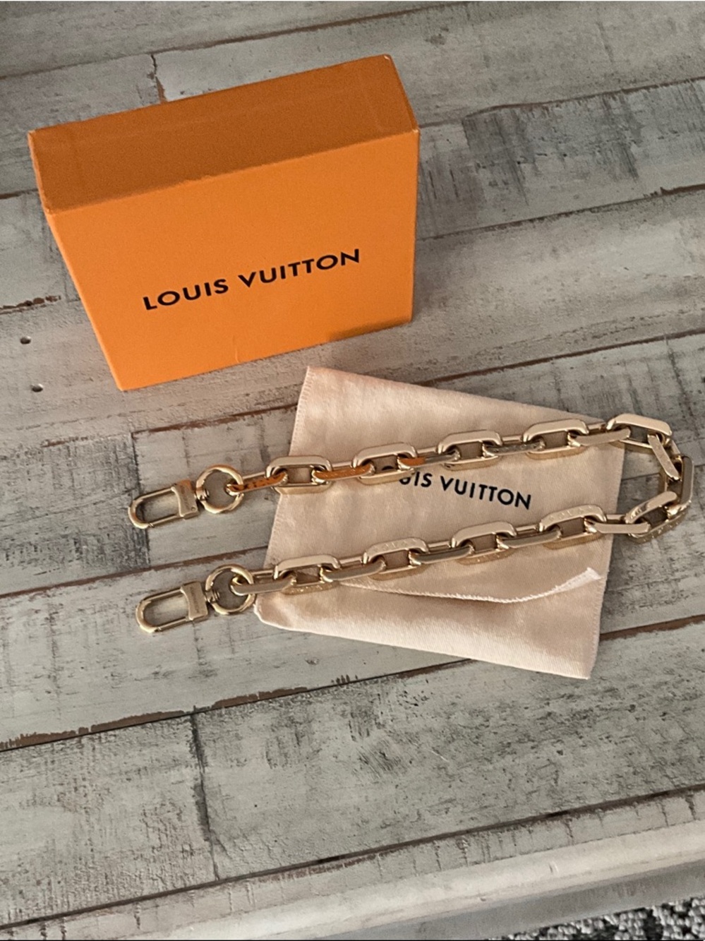 Louis Vuitton Gold Coussin Chain